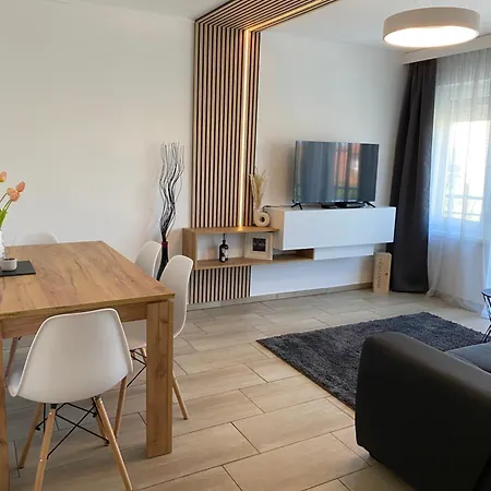 Ikon Apartment *