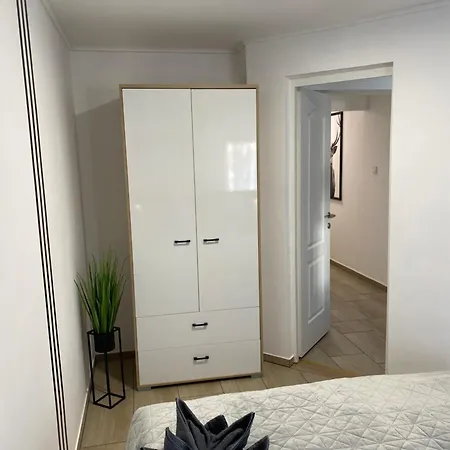 Ikon Apartment *