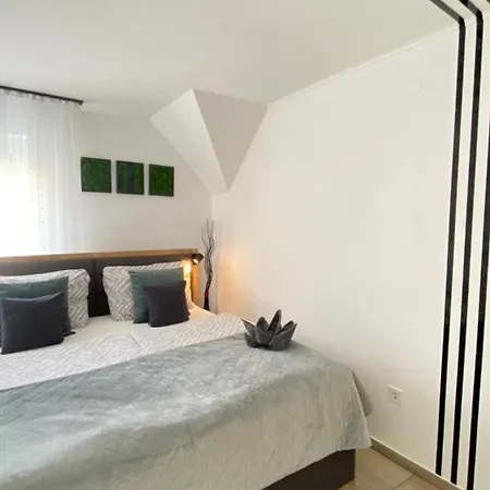 Ikon Apartment *